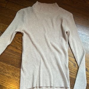 Women’s ribbed sweater